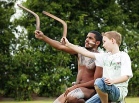 Be taught by an Aborigine how to throw a boomerang